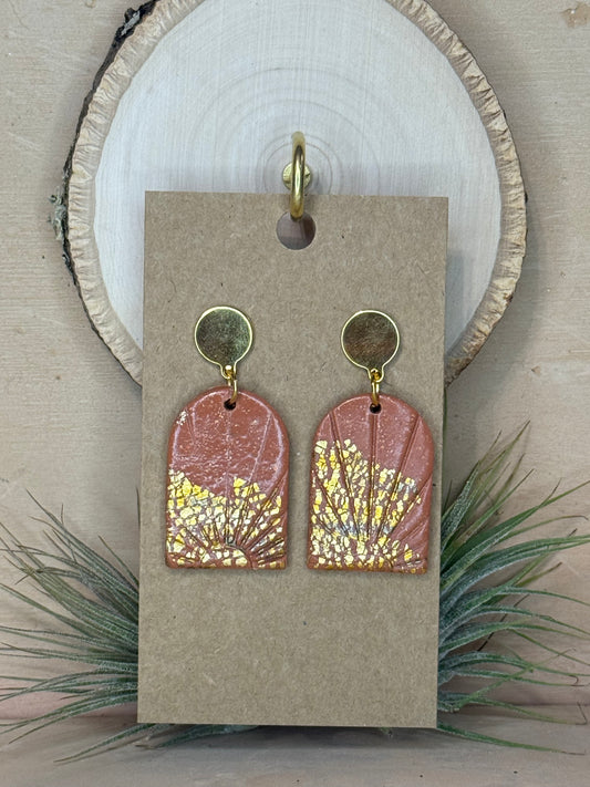 Golden Horizon Dangles